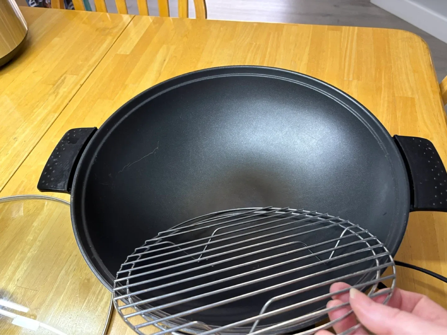Electric Wok with Steaming Rack and Glass Lid - photo 3