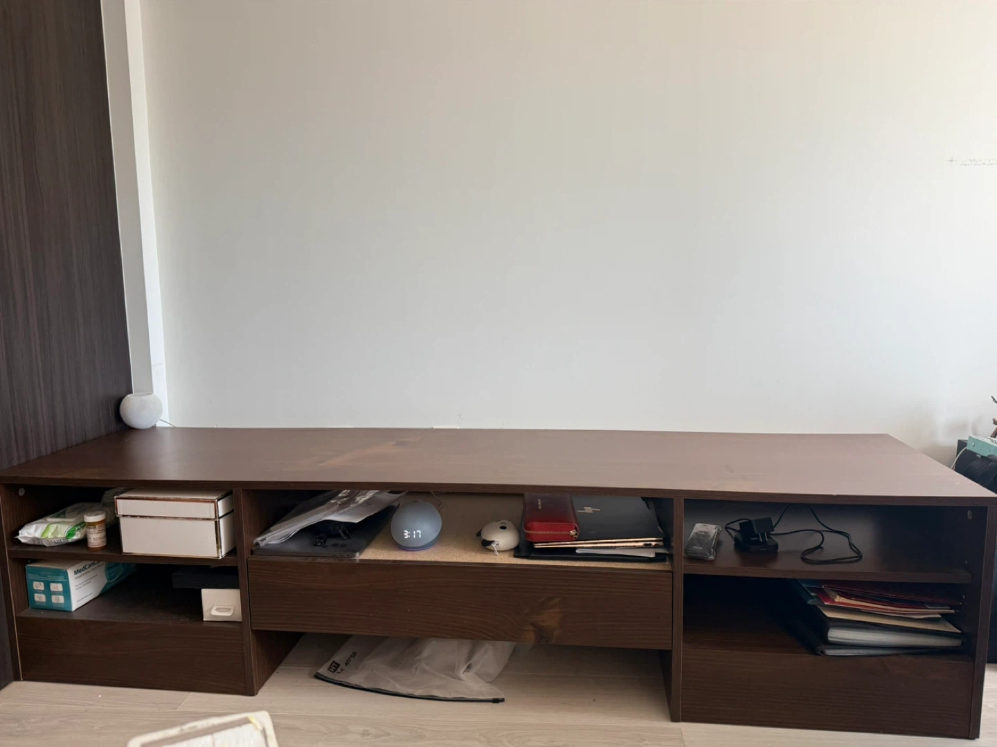 TV stand (for upto 80”)