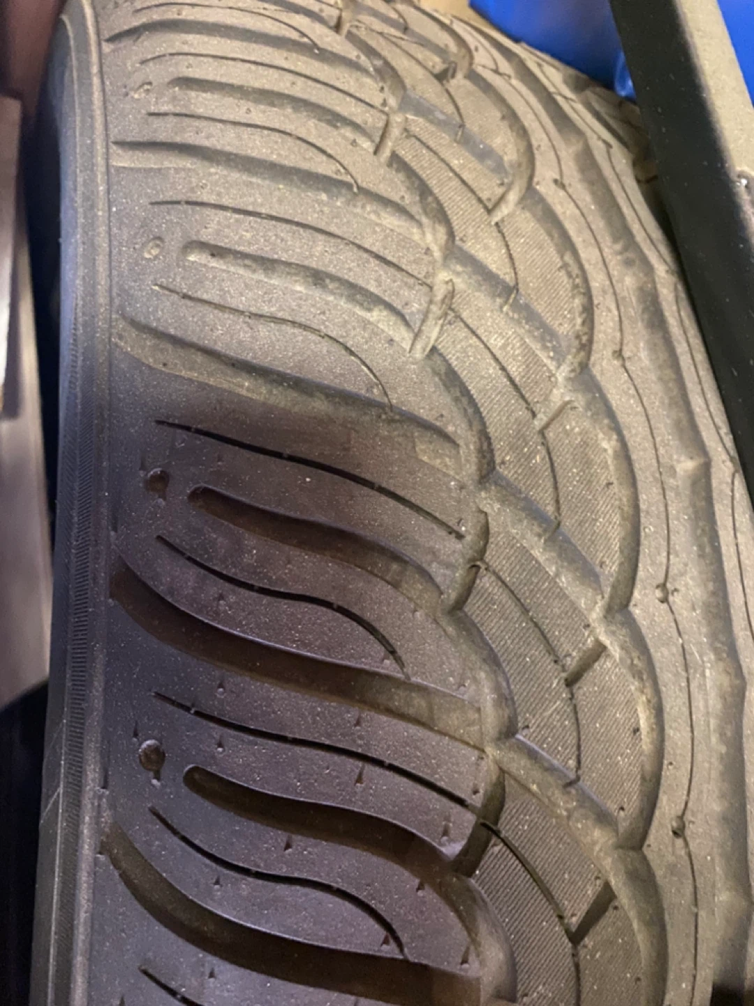 Yokohama PARADA Spec-X Tire 325/50R22 116V - photo 2