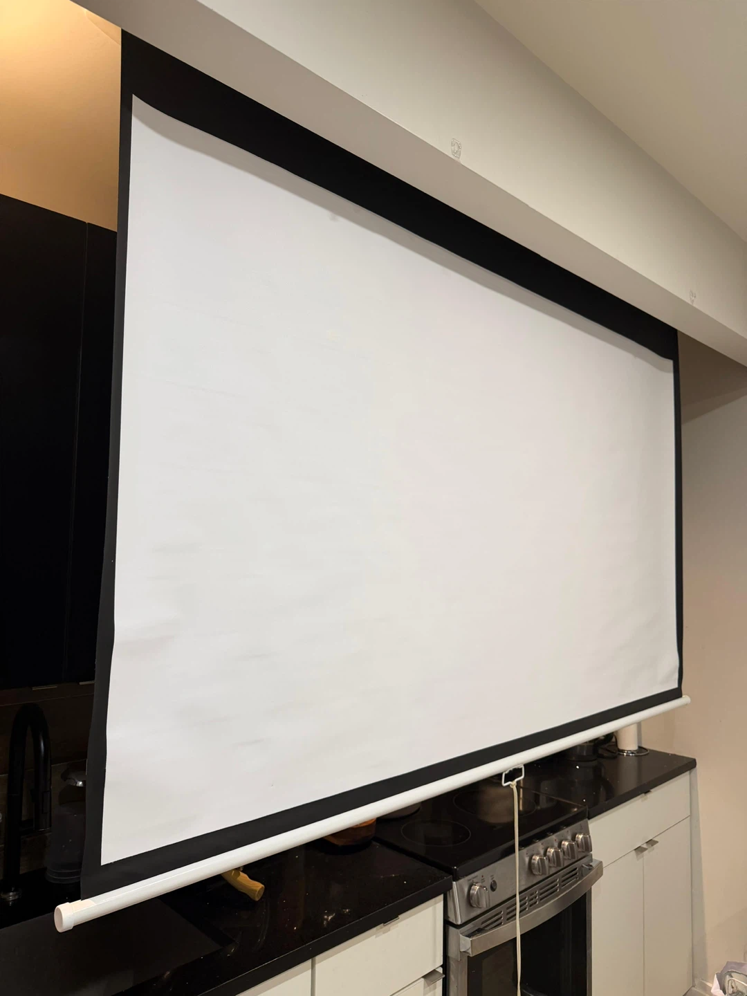 Portable Mini Projector with Screen
