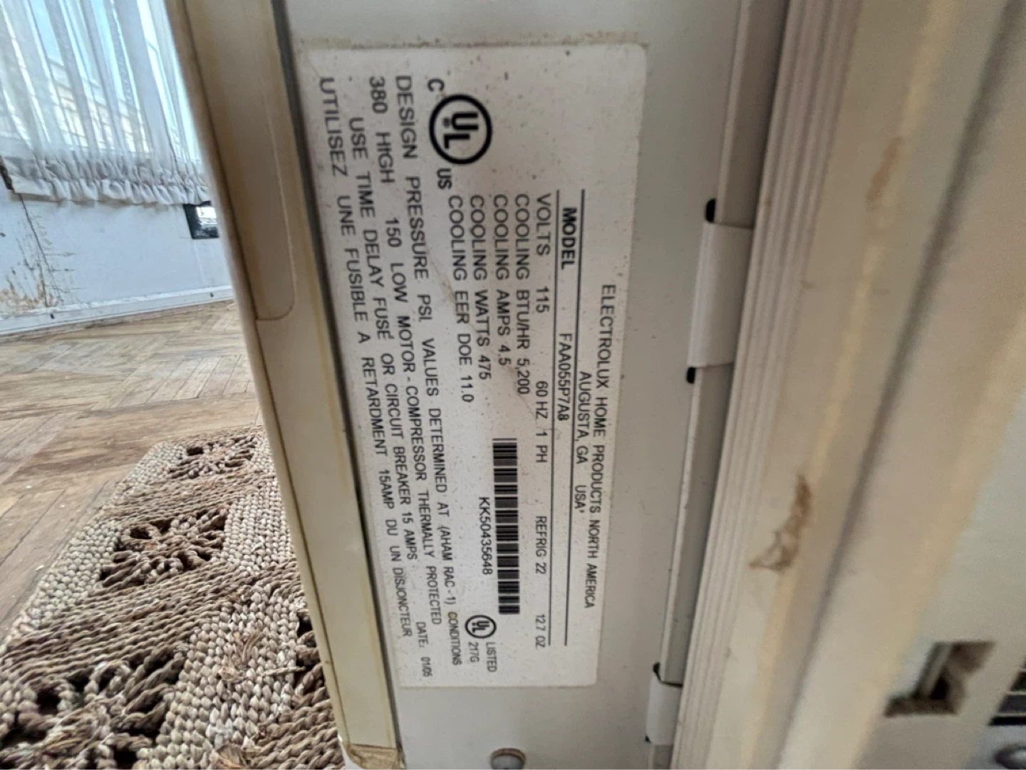 Frigidaire Window Air Conditioner FA055P7A - photo 3
