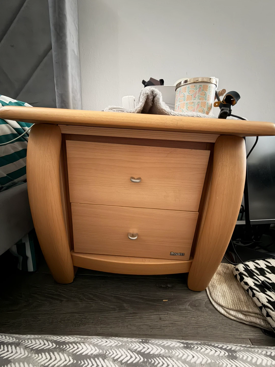 2-Drawer Nightstand