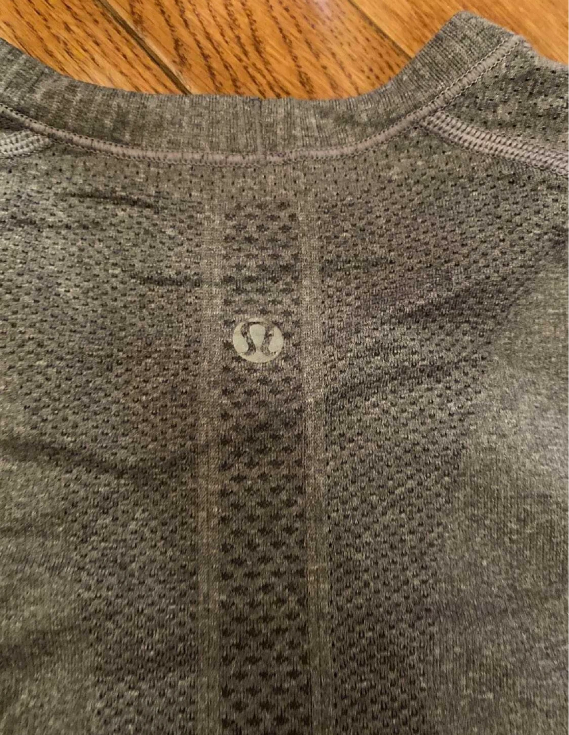 Lululemon long sleeve athletic top - photo 4