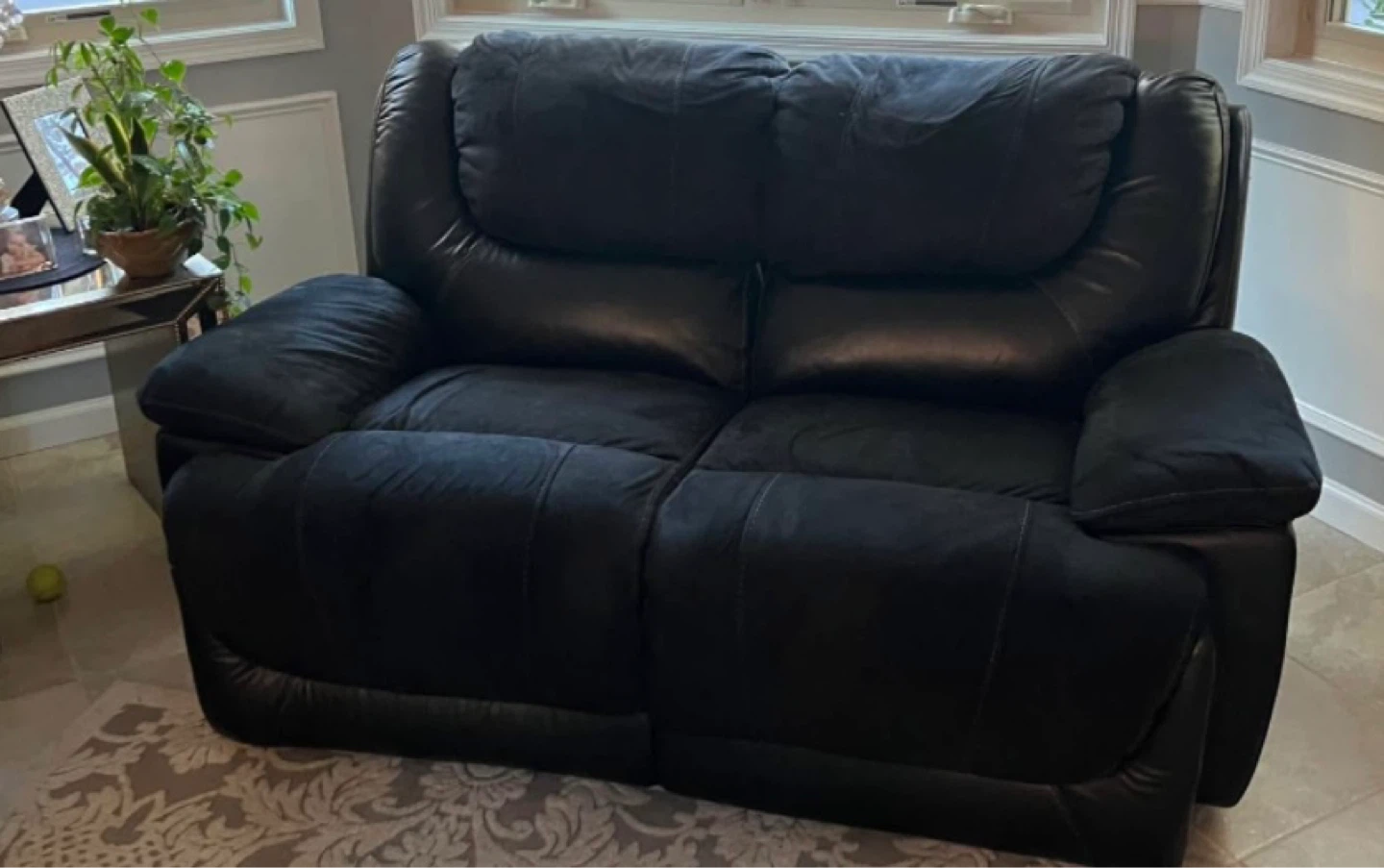 Black Reclining Loveseat