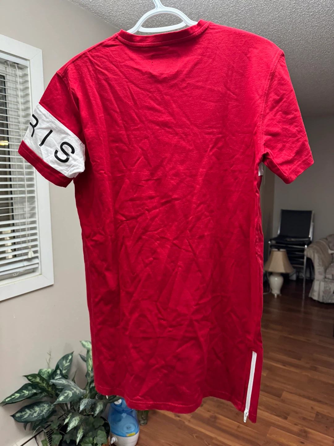 CARRE Red T-Shirt with White Stripe and Zipper Detail - Medium - photo 2