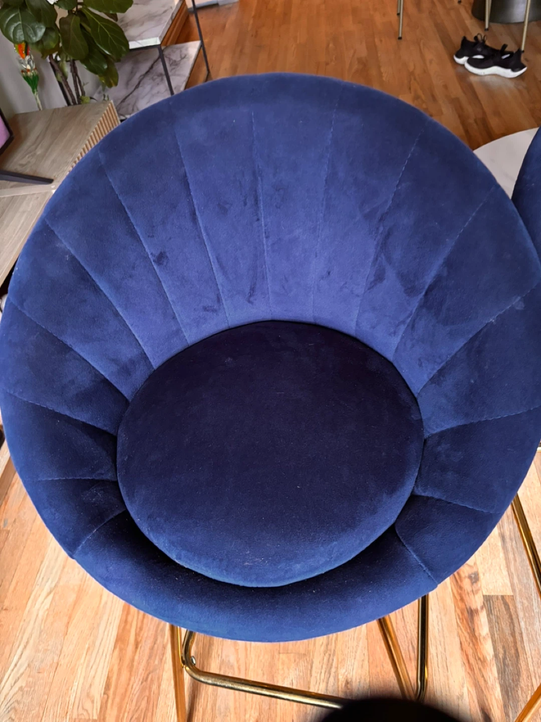 Set of 2 Blue Velvet Bar Stools with Gold Legs - photo 2
