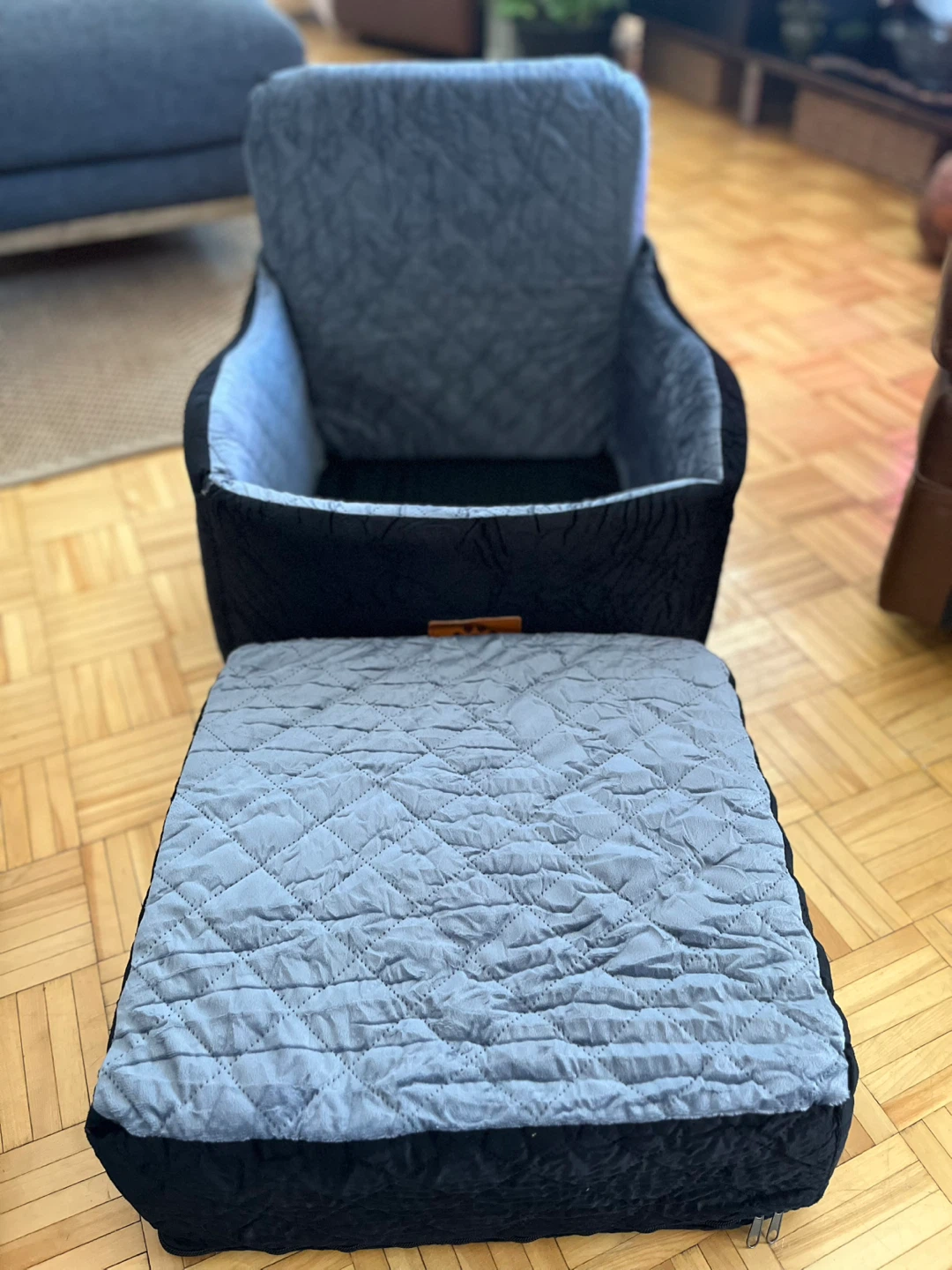 Dog Car Seat Booster, Small Dogs up to 35 lbs, Washable Cover - photo 5