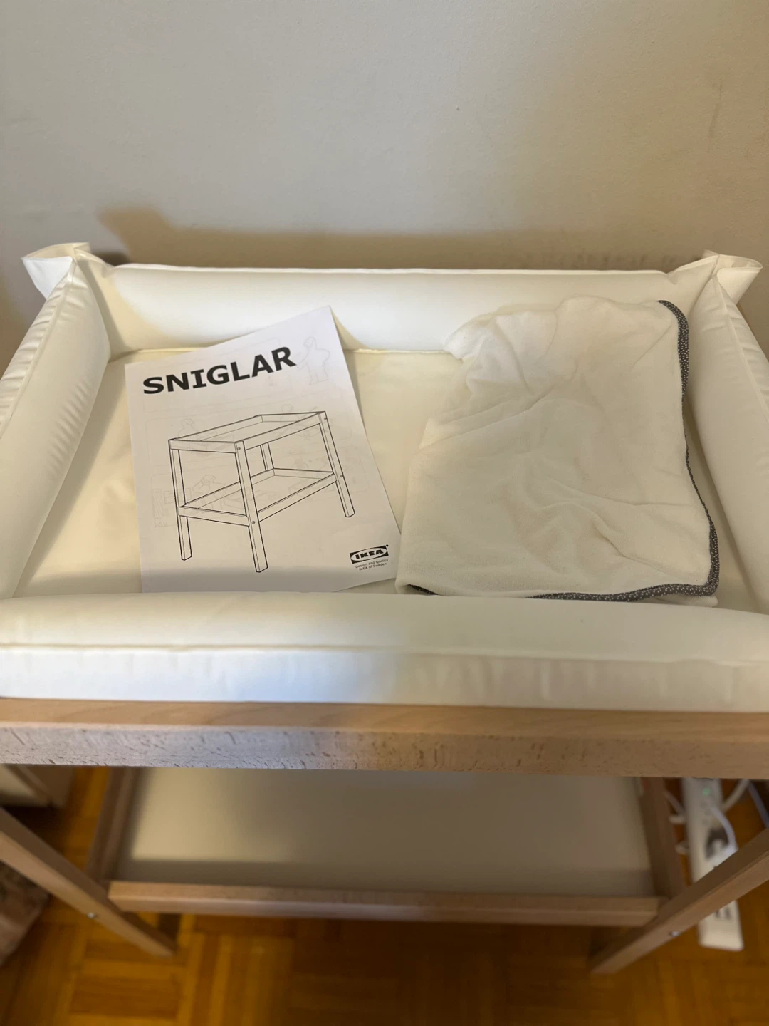 IKEA SNIGLAR Changing Table