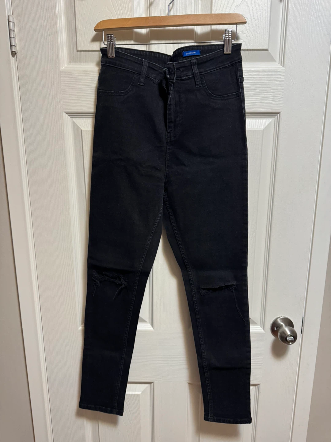 Black Ripped High-Waisted Jeans