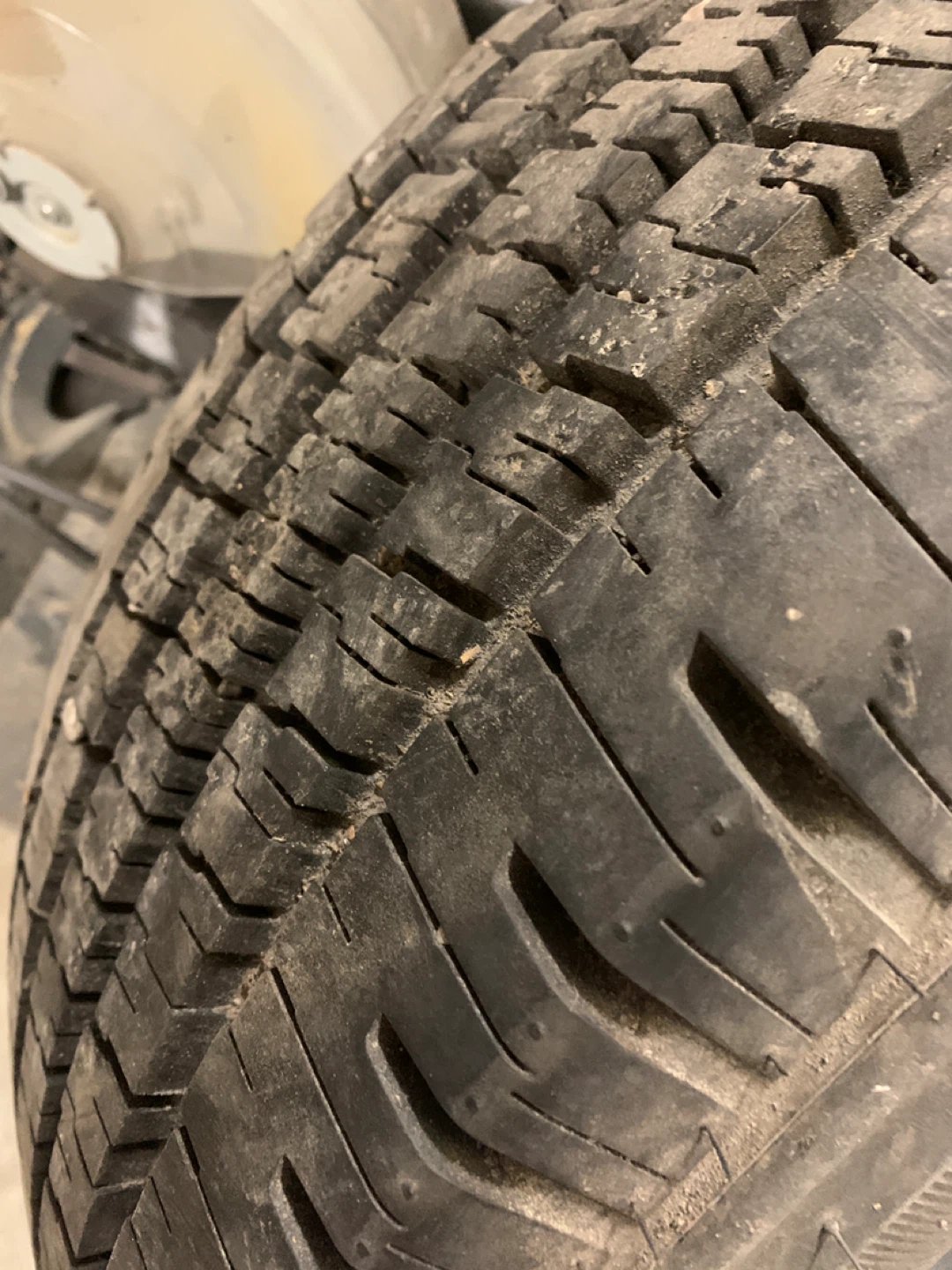 Hankook Dynapro AS LT245/75R16 Tire - photo 3
