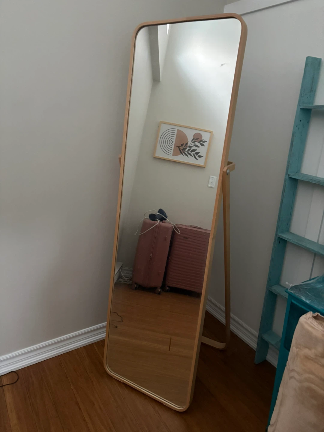 Standing mirror
