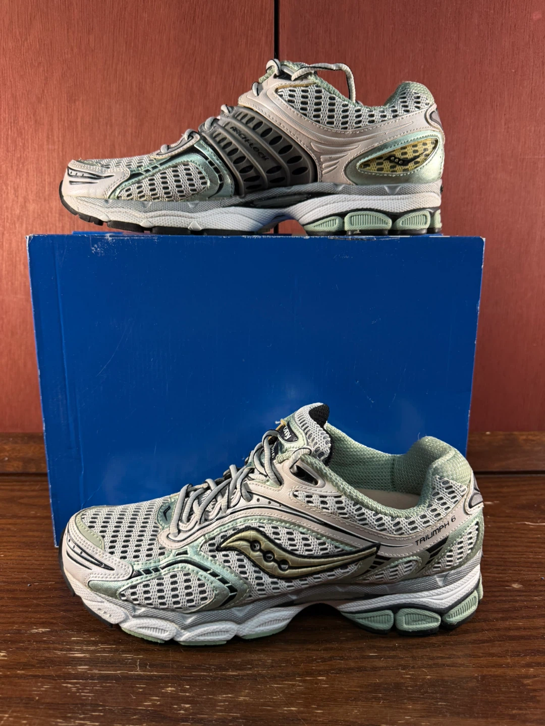Saucony Pro Grid Triumph 6 Women's Sneakers Size 12/ Men’s Sz 10
