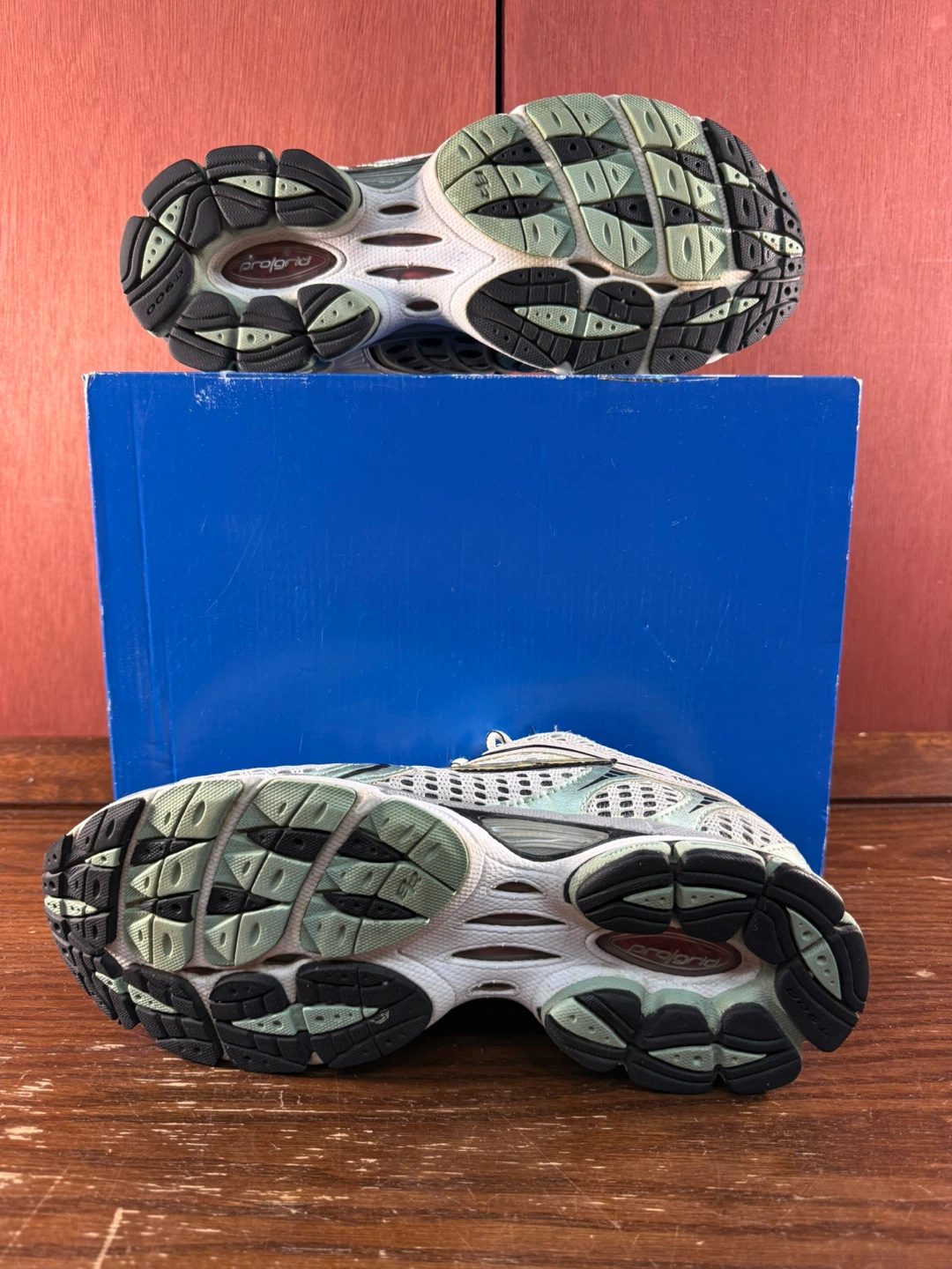 Saucony Pro Grid Triumph 6 Women's Sneakers Size 12/ Men’s Sz 10 - photo 3