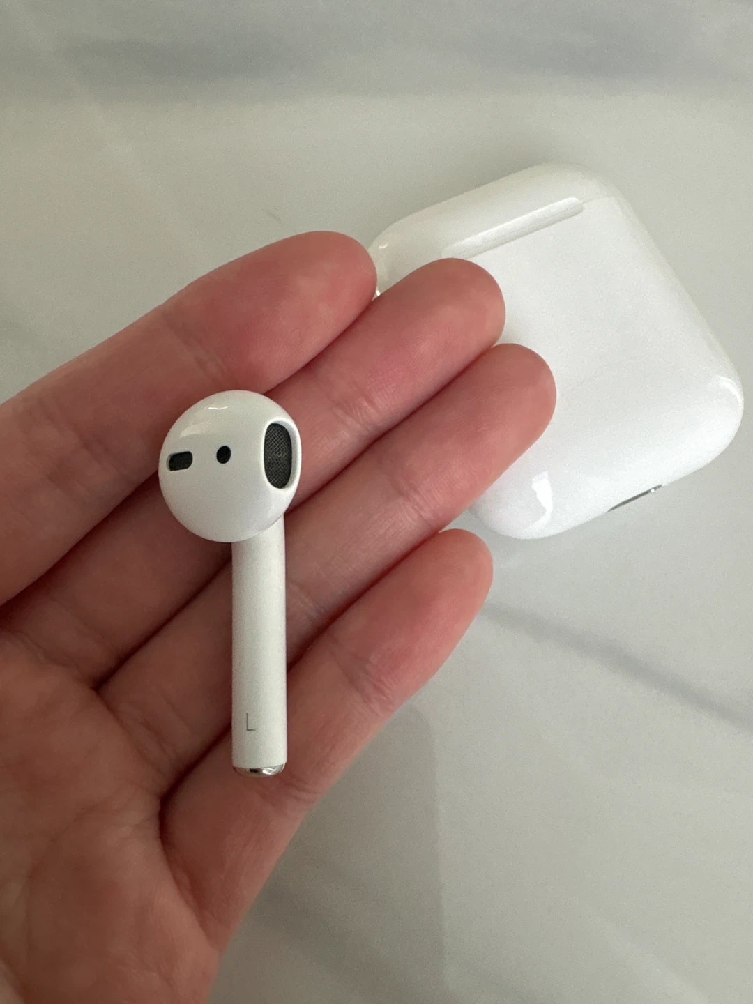 Apple AirPods (2nd generation) - photo 4