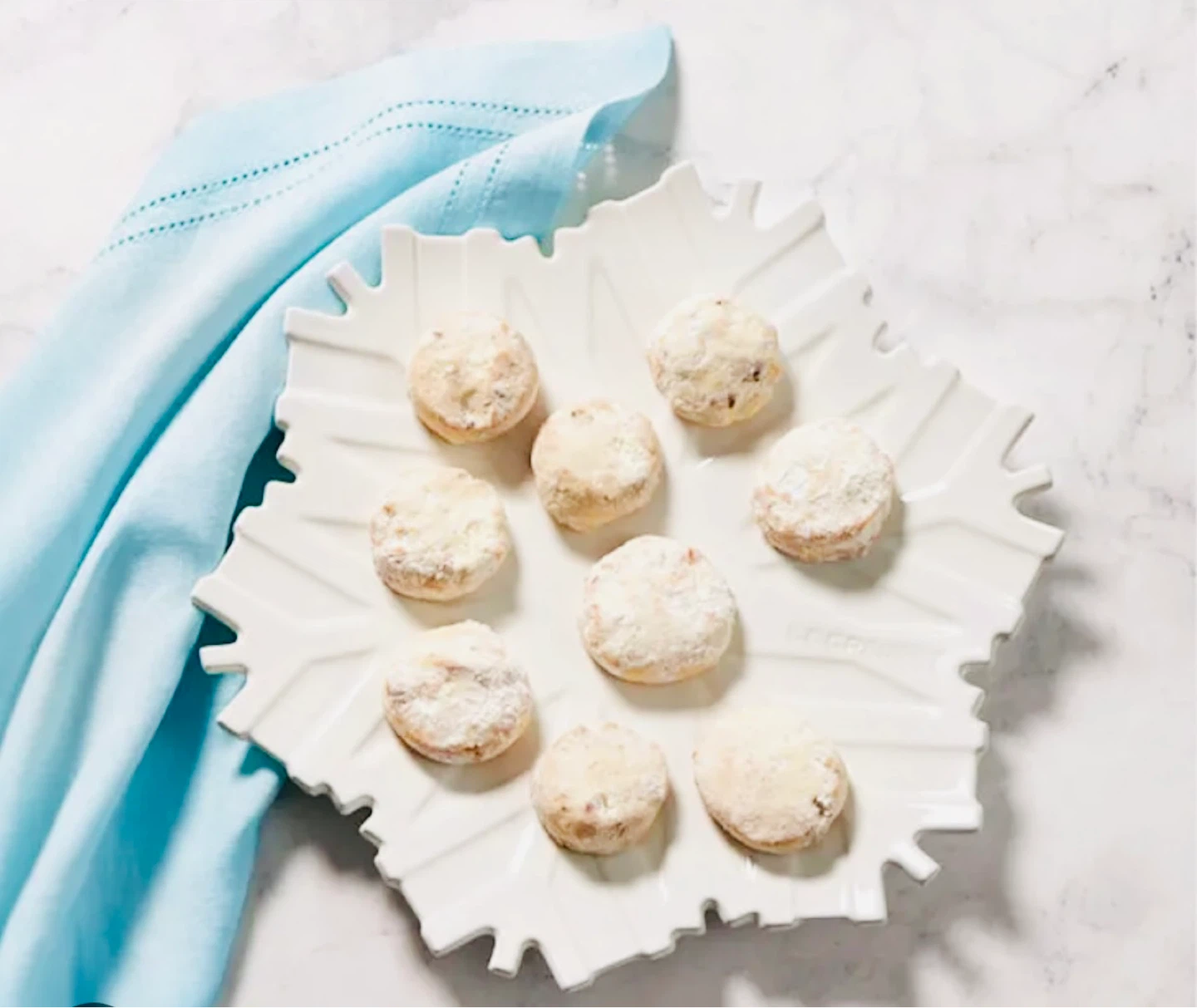 🌸New Le Creuset White Snowflake Platter - photo 3