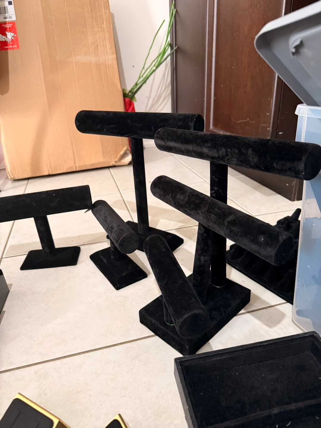 Black Velvet Jewelry Display Stands - photo 3