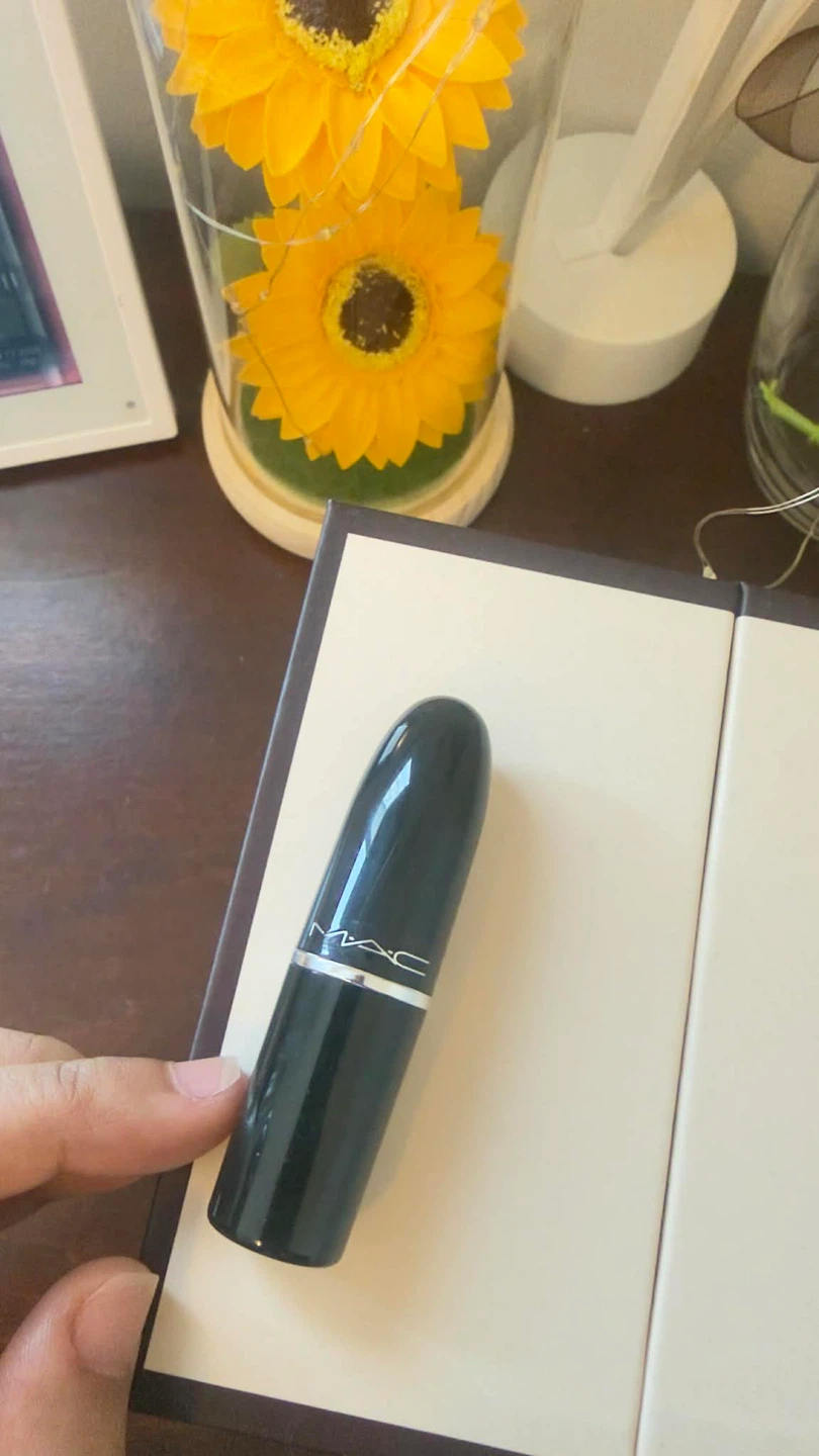 MAC Lipstick - 549 POA Luster Glass