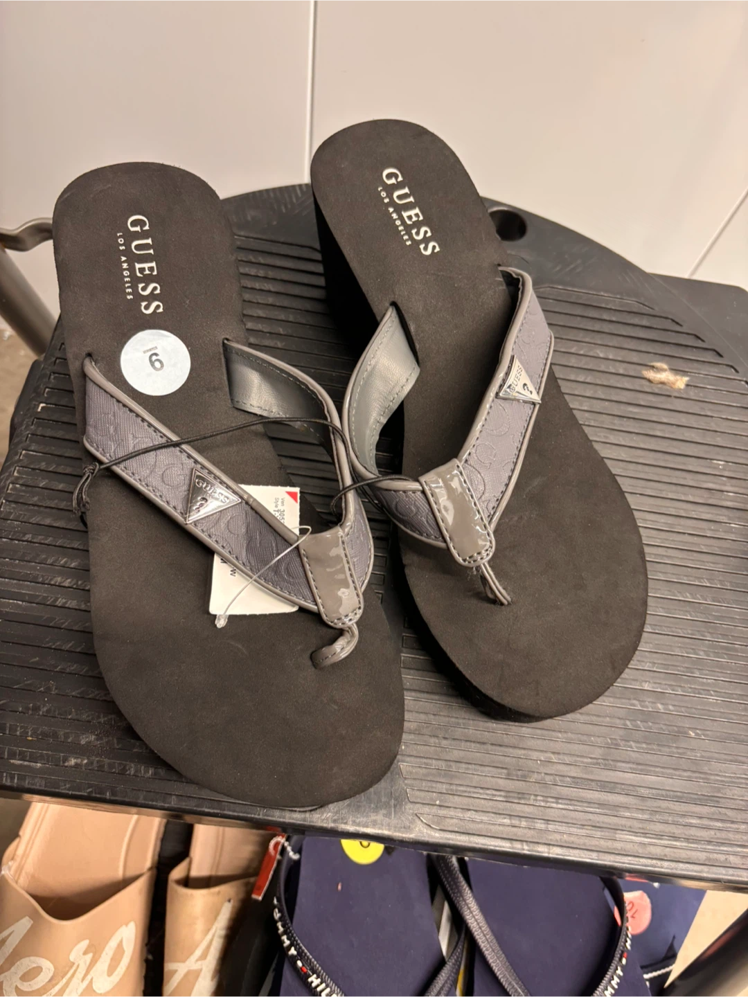 Guess Women's Grey Wedge Flip Flops Size 6 - photo 4
