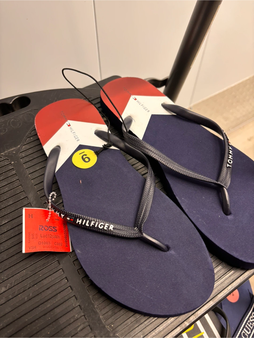 Tommy flip flops New