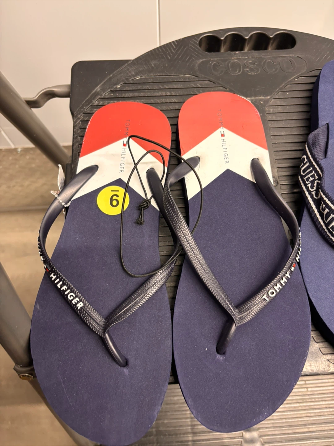 Tommy flip flops New - photo 2