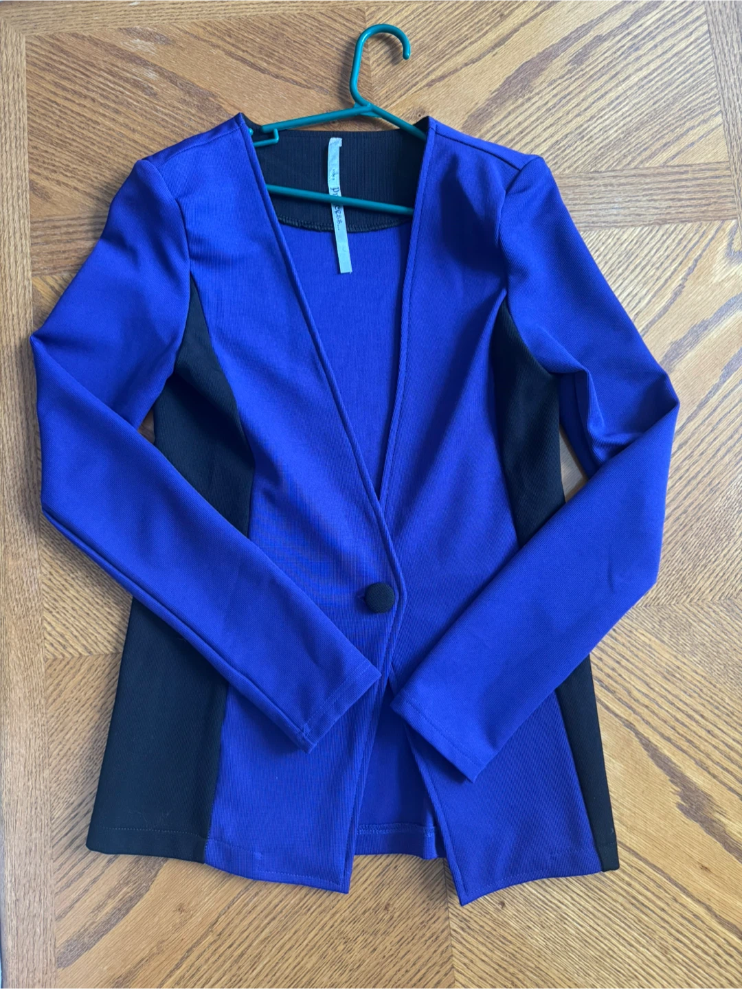 *New/like new* Spring closet cleaning sale