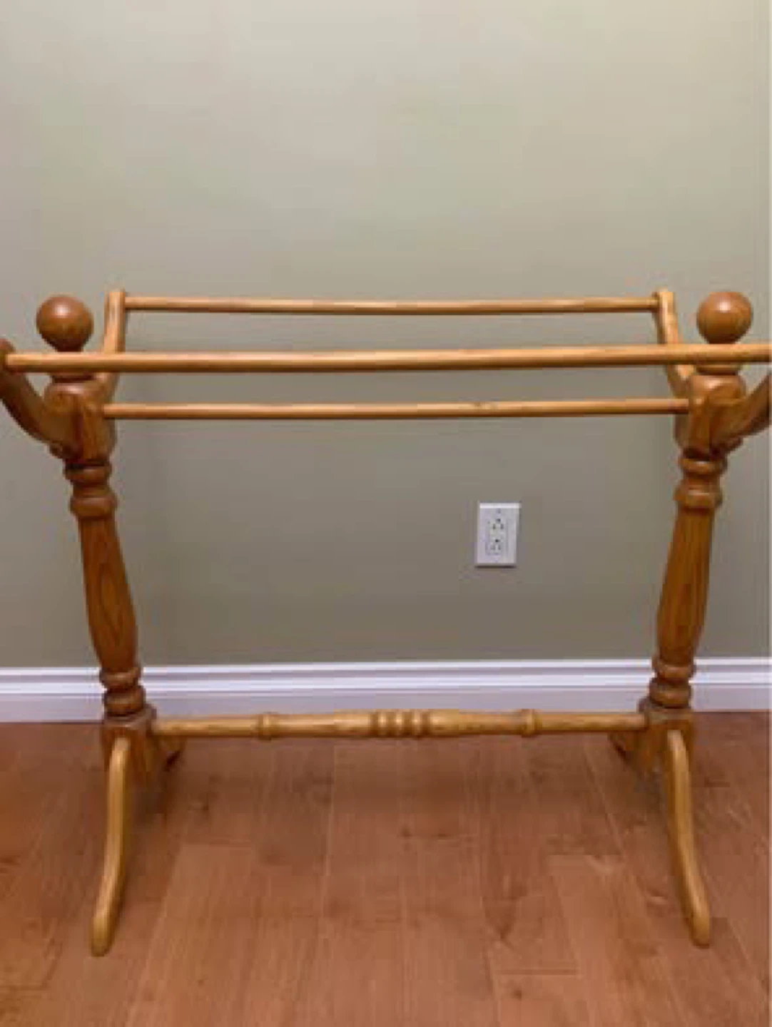 Wooden Quilt Rack/Towel Holder