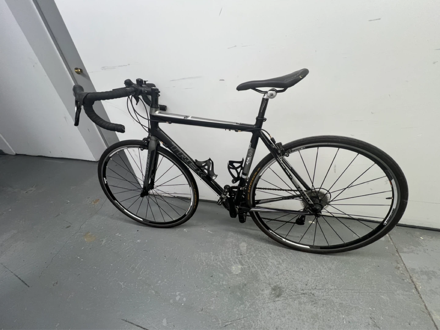 Trek 2.1 Road Bike – size 54.