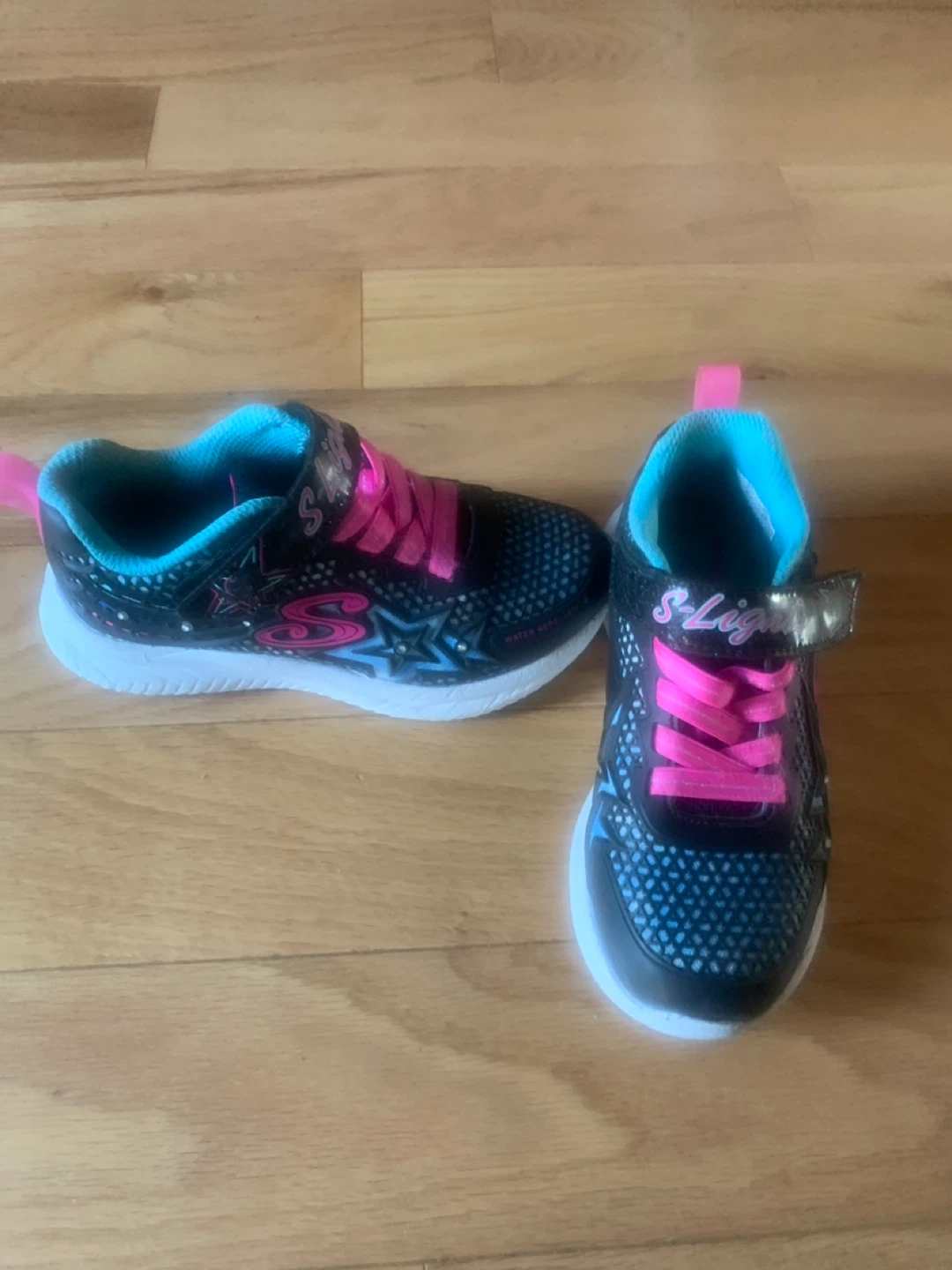 Skechers Girls Sneakers -size 11