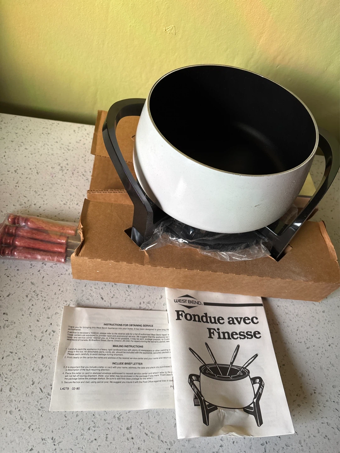 West Bend Electric Fondue Pot 2 Qt. - photo 2