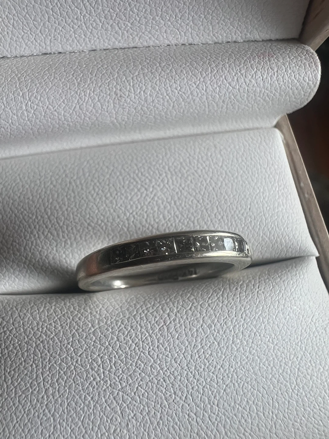14k Diamond Band Ring - photo 2