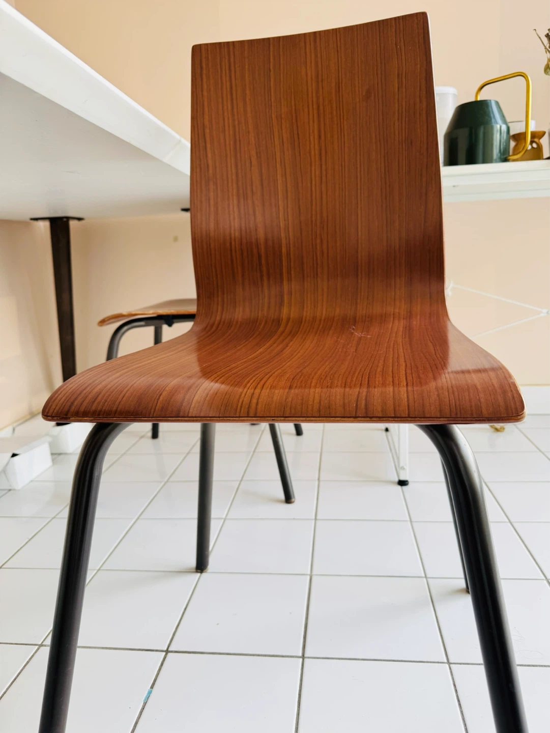 Table and 2 chairs, simple and practical - photo 2