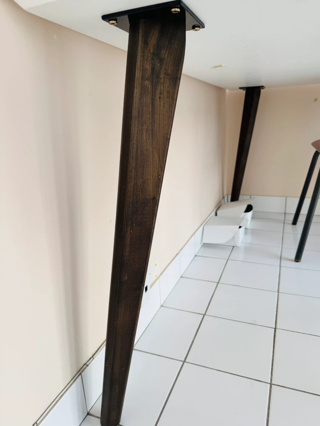 Table and 2 chairs, simple and practical - photo 3
