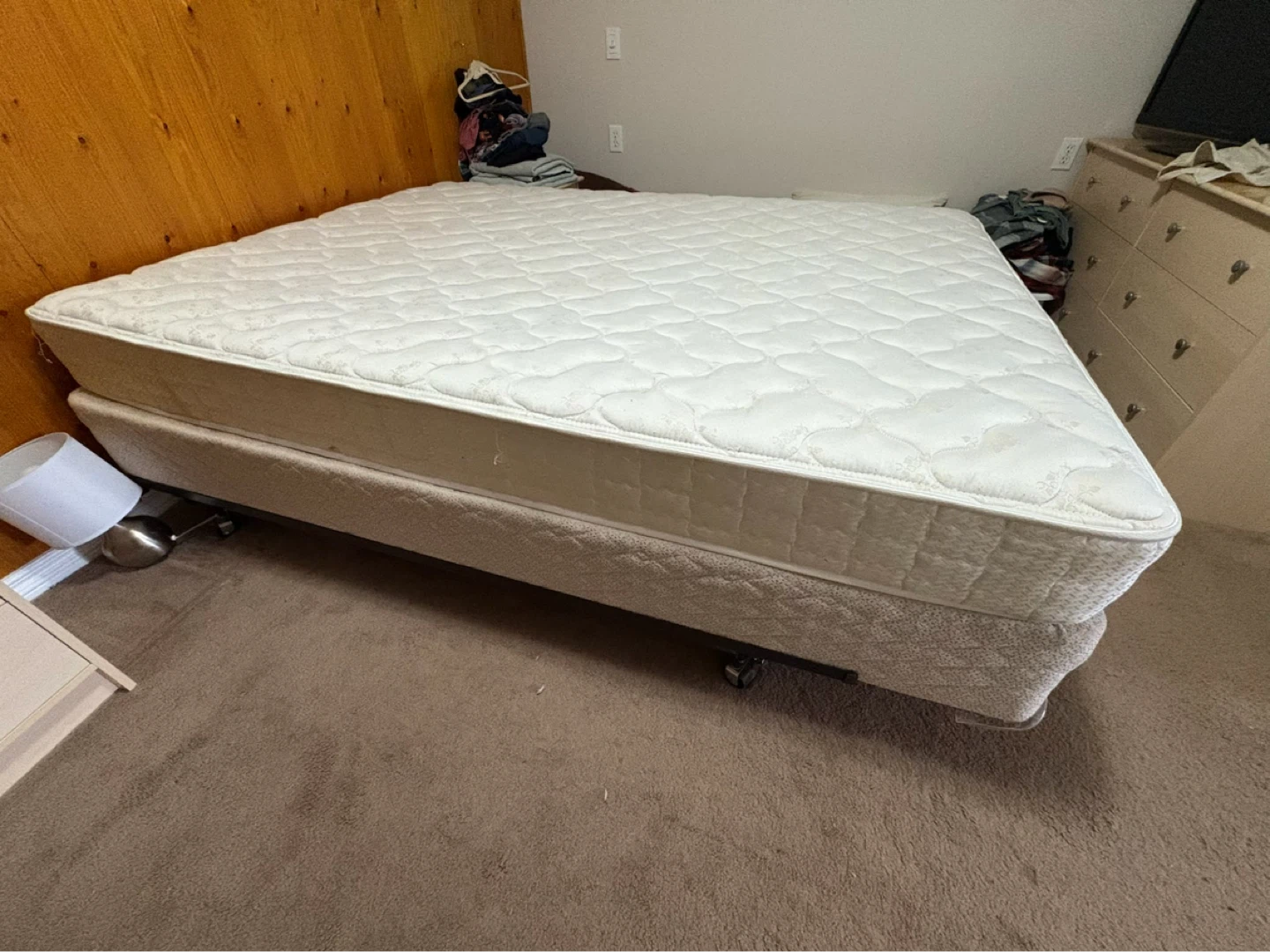 Queen Mattress & Box Spring - photo 2