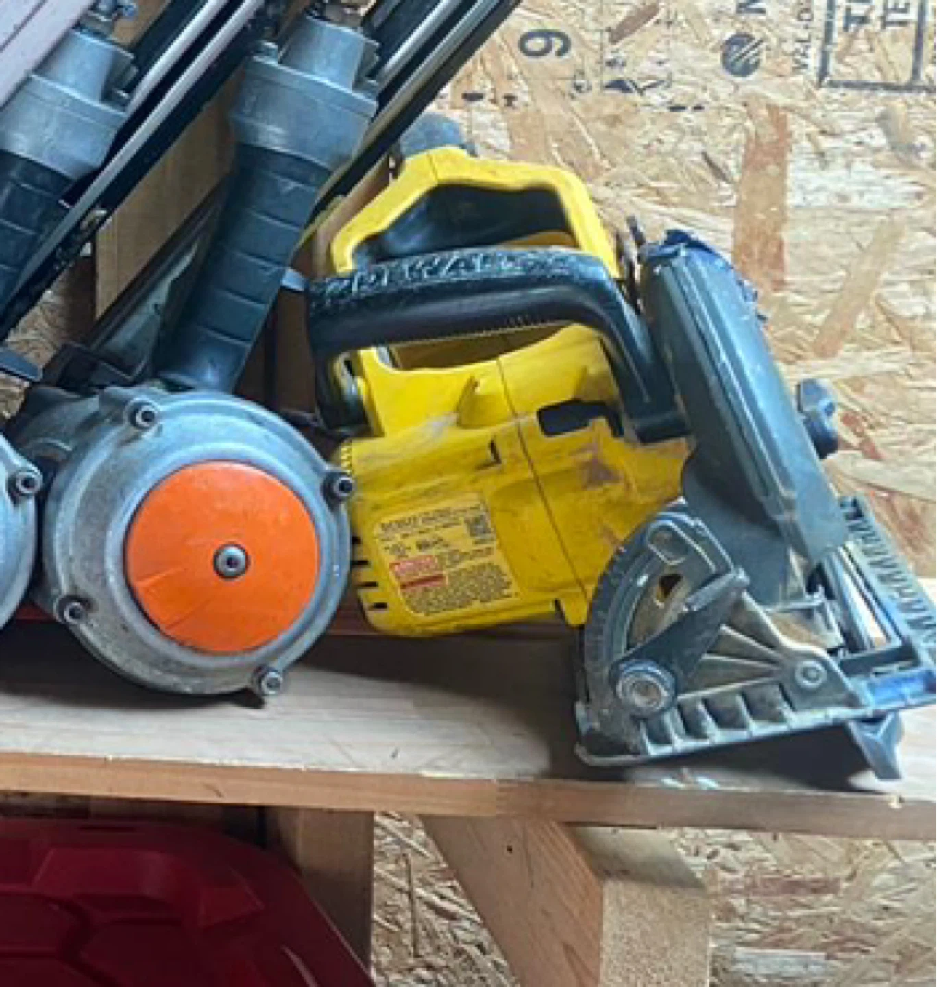 DEWALT 20V MAX XR Brushless Cordless Reciprocating Saw