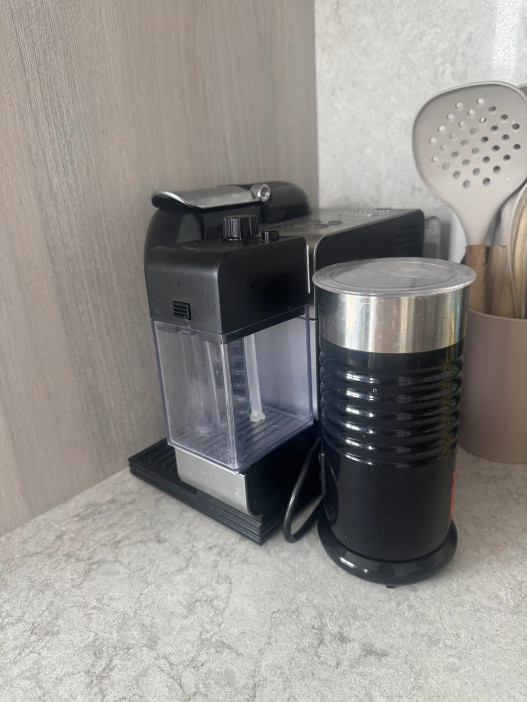 Nespresso Coffee Machine & Aeroccino Milk Frother