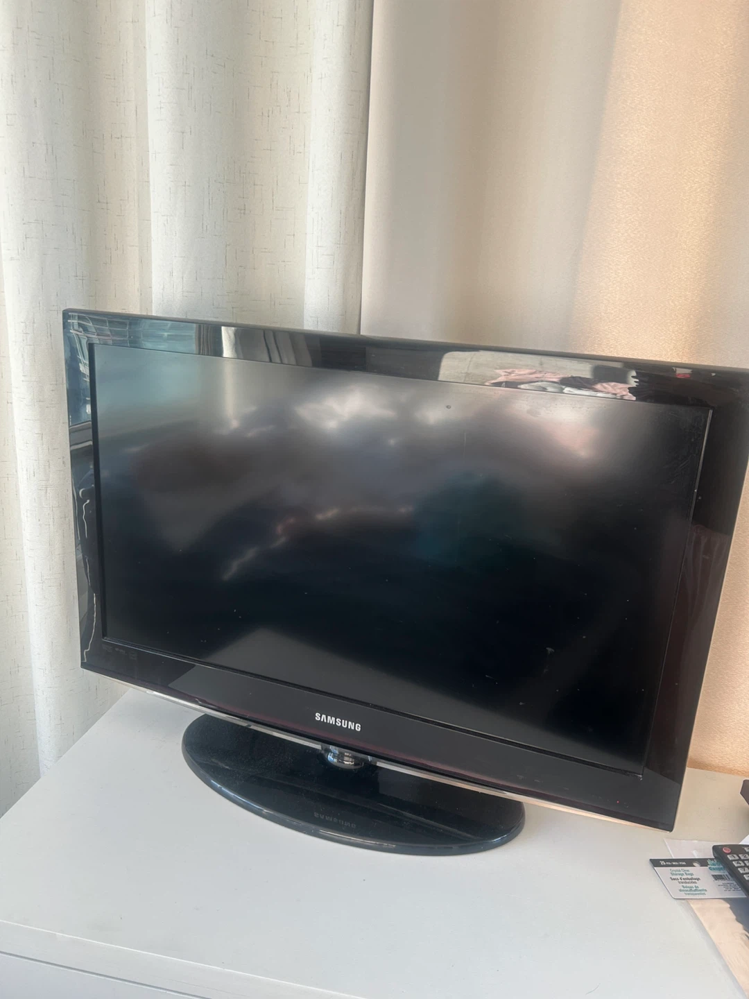 Samsung 32” TV (LN32C450)