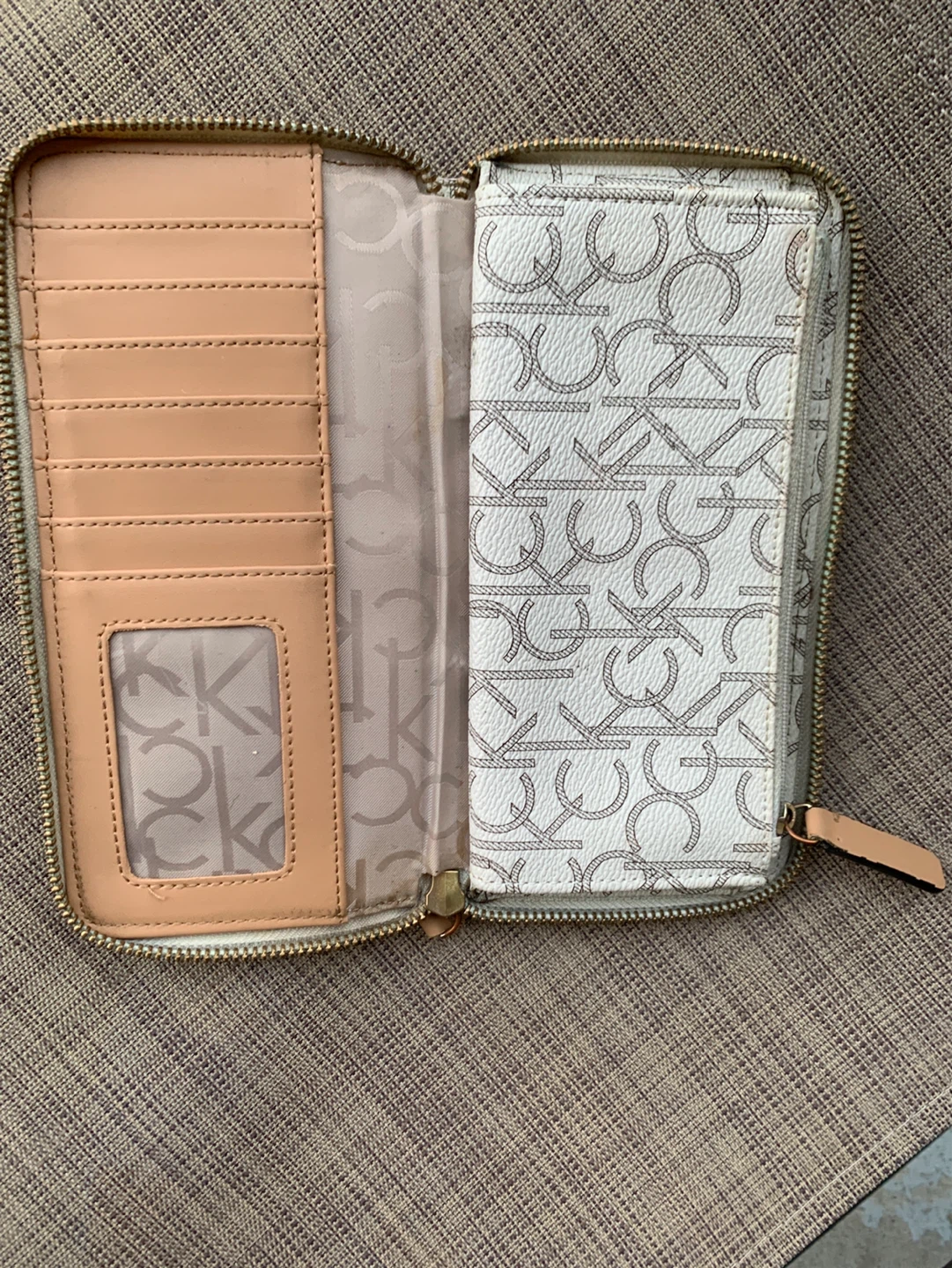 Calvin Klein Zip-Around Wallet - photo 2