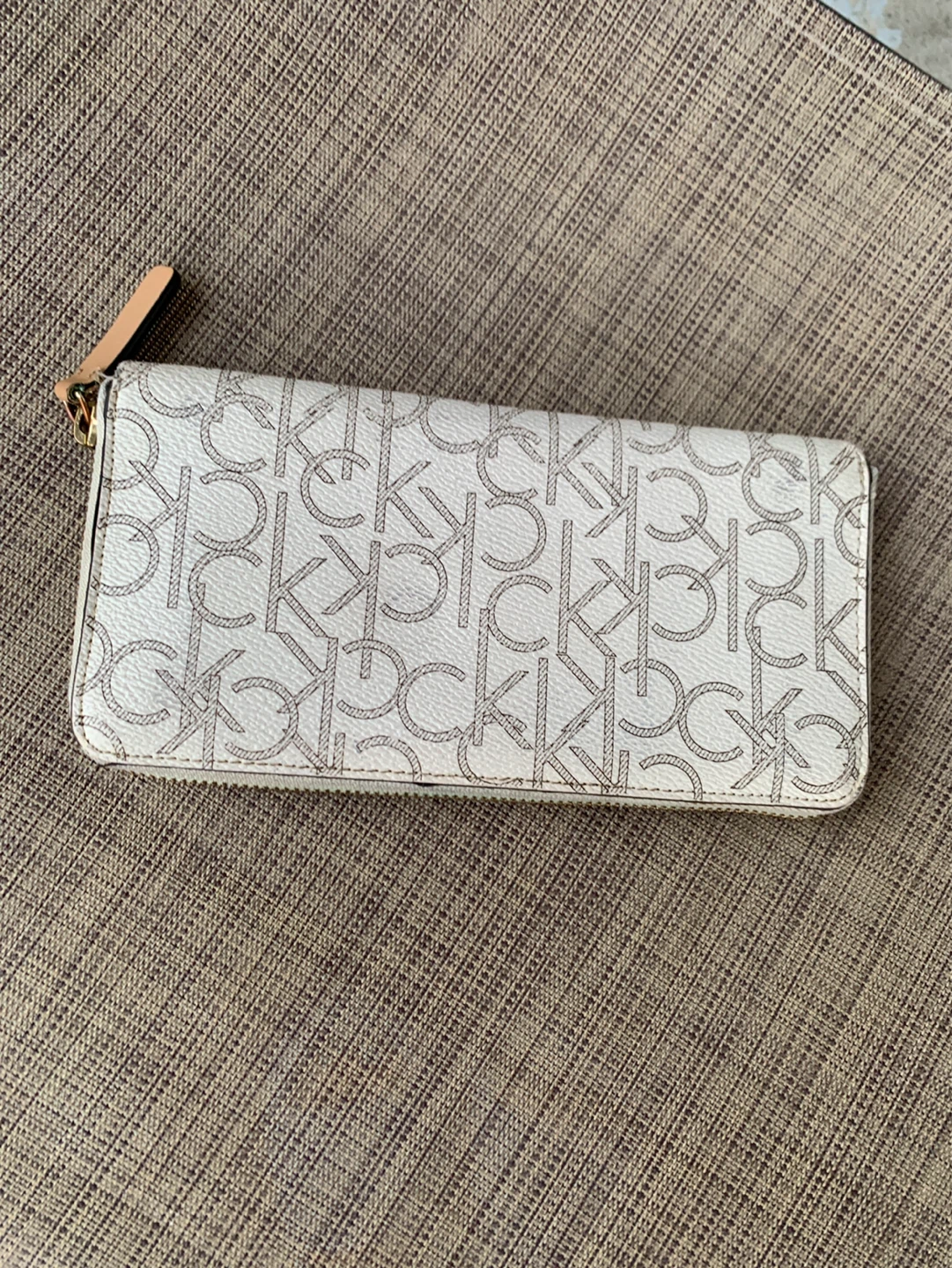 Calvin Klein Zip-Around Wallet - photo 4