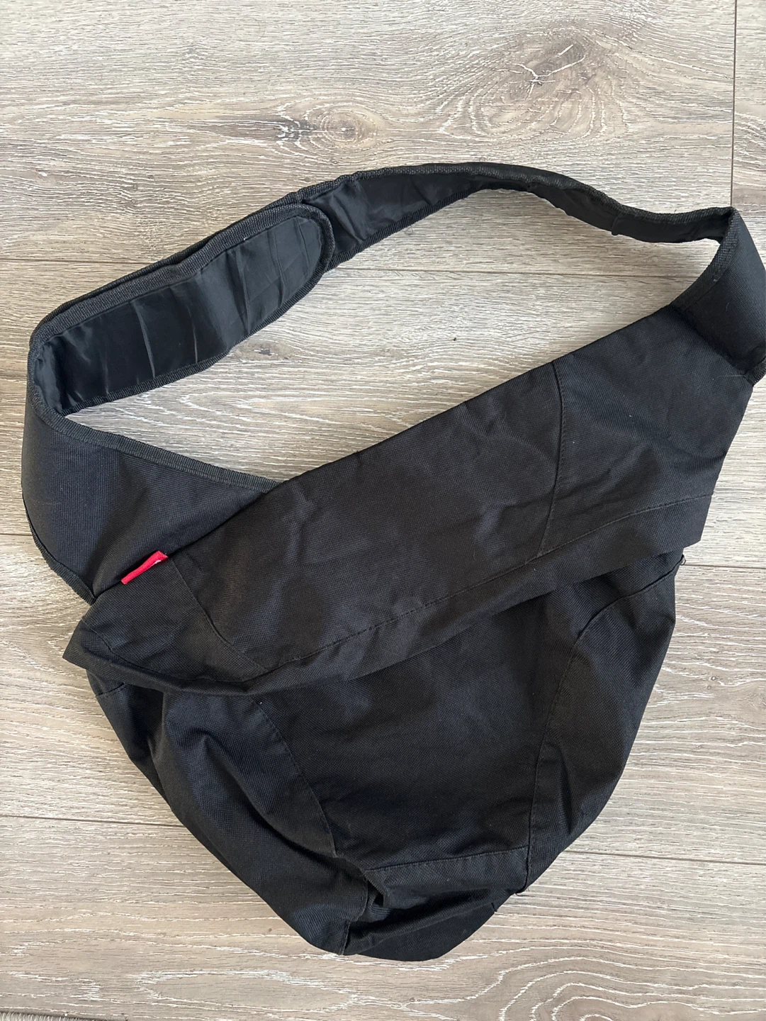 Black Sling Bag with Red Zipper - photo 4