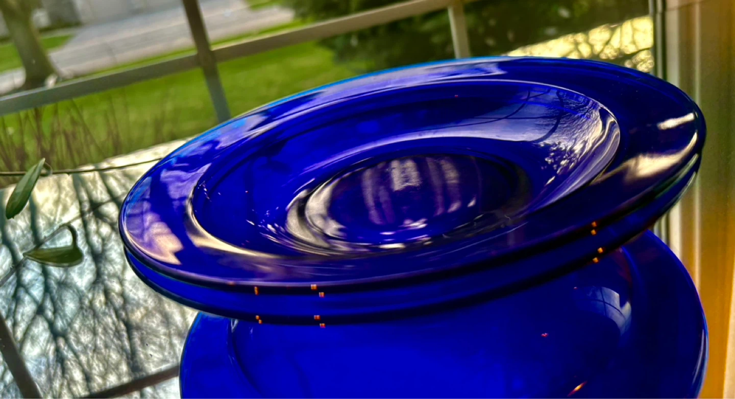 Vintage : Set of Four - Cobalt Blue Glass Bowls - photo 4
