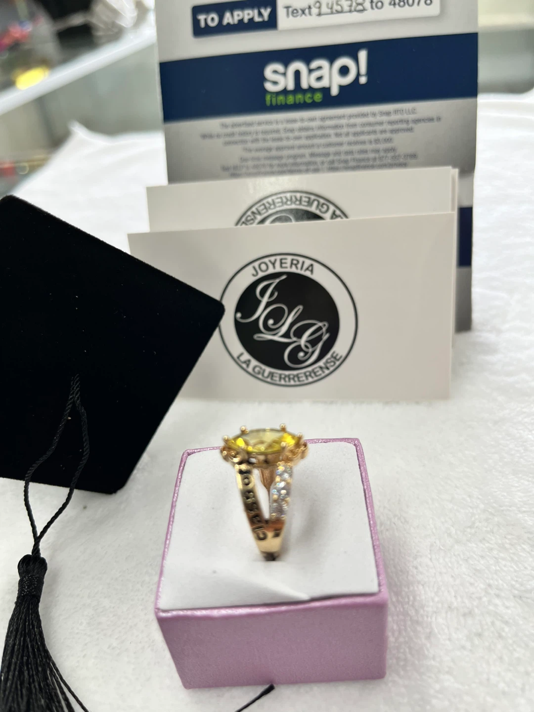 Yellow Gemstone Oro 14k gold Ring with Accent Stones