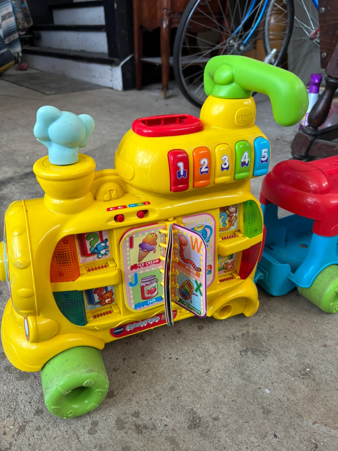 VTech Rhyme and Ride Learning Train - photo 3