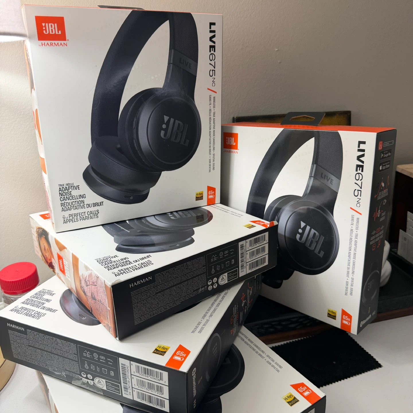 JBL LIVE 675NC Wireless Adaptive Noise Cancelling Headphones