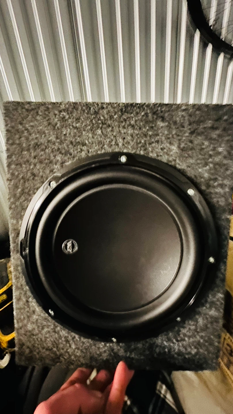 JL Audio 10W3v3-4 Subwoofer in Enclosure - photo 2