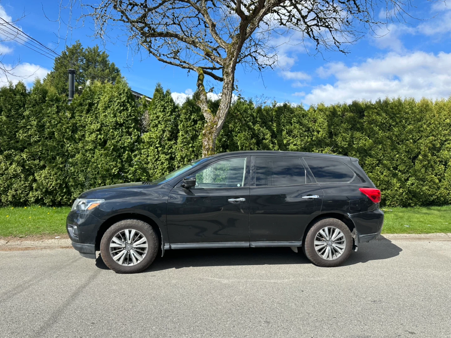 Black Nissan Pathfinder SUV