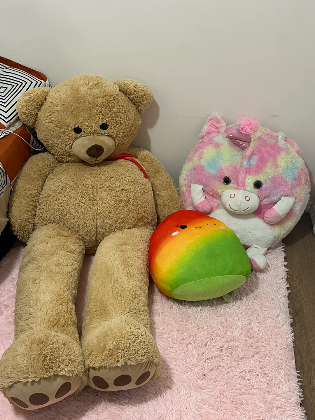 🌱 Large Teddy Bear and Plushies