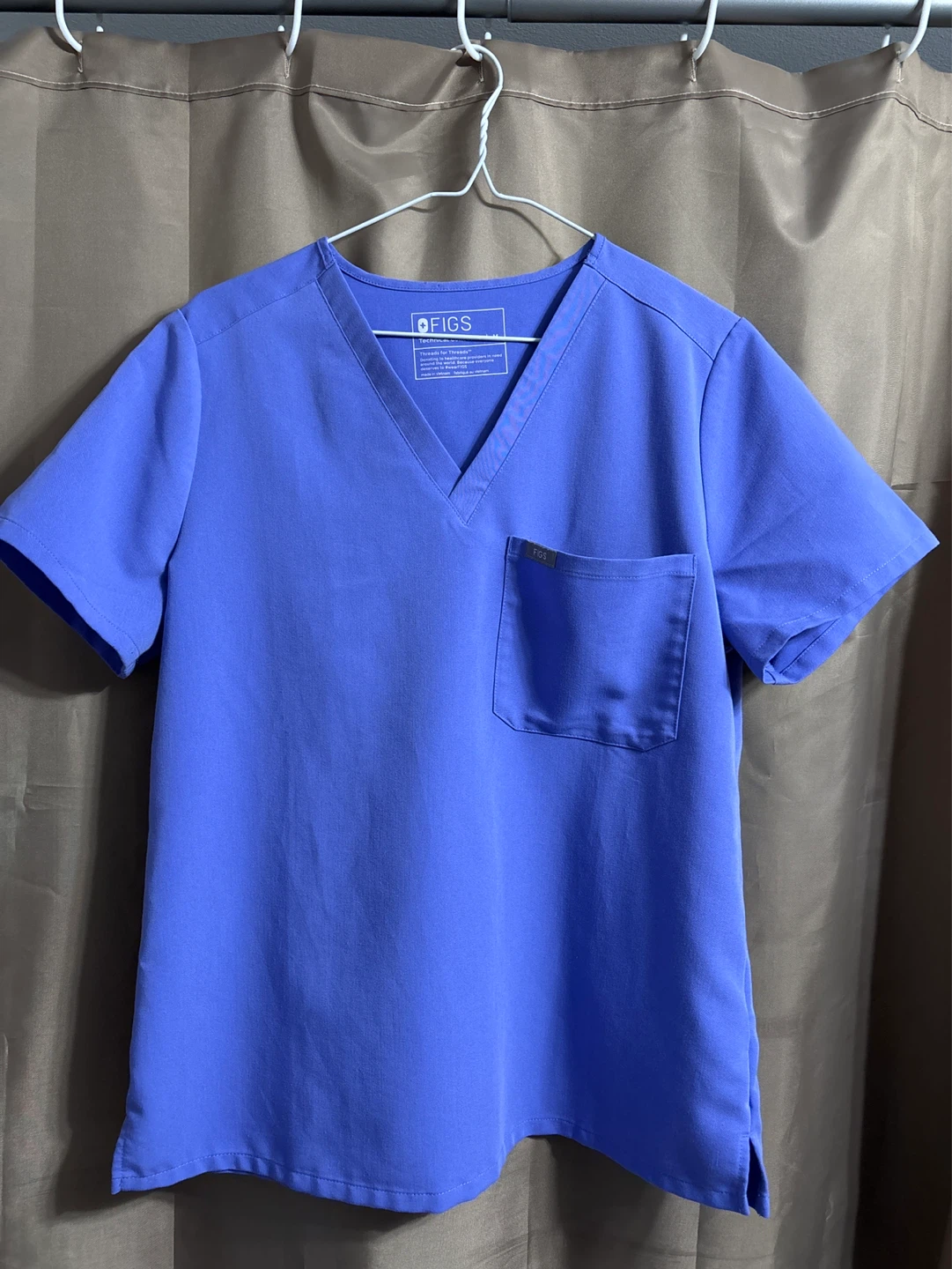 FIGS Catarina One-Pocket Scrub Top for Women - Medium