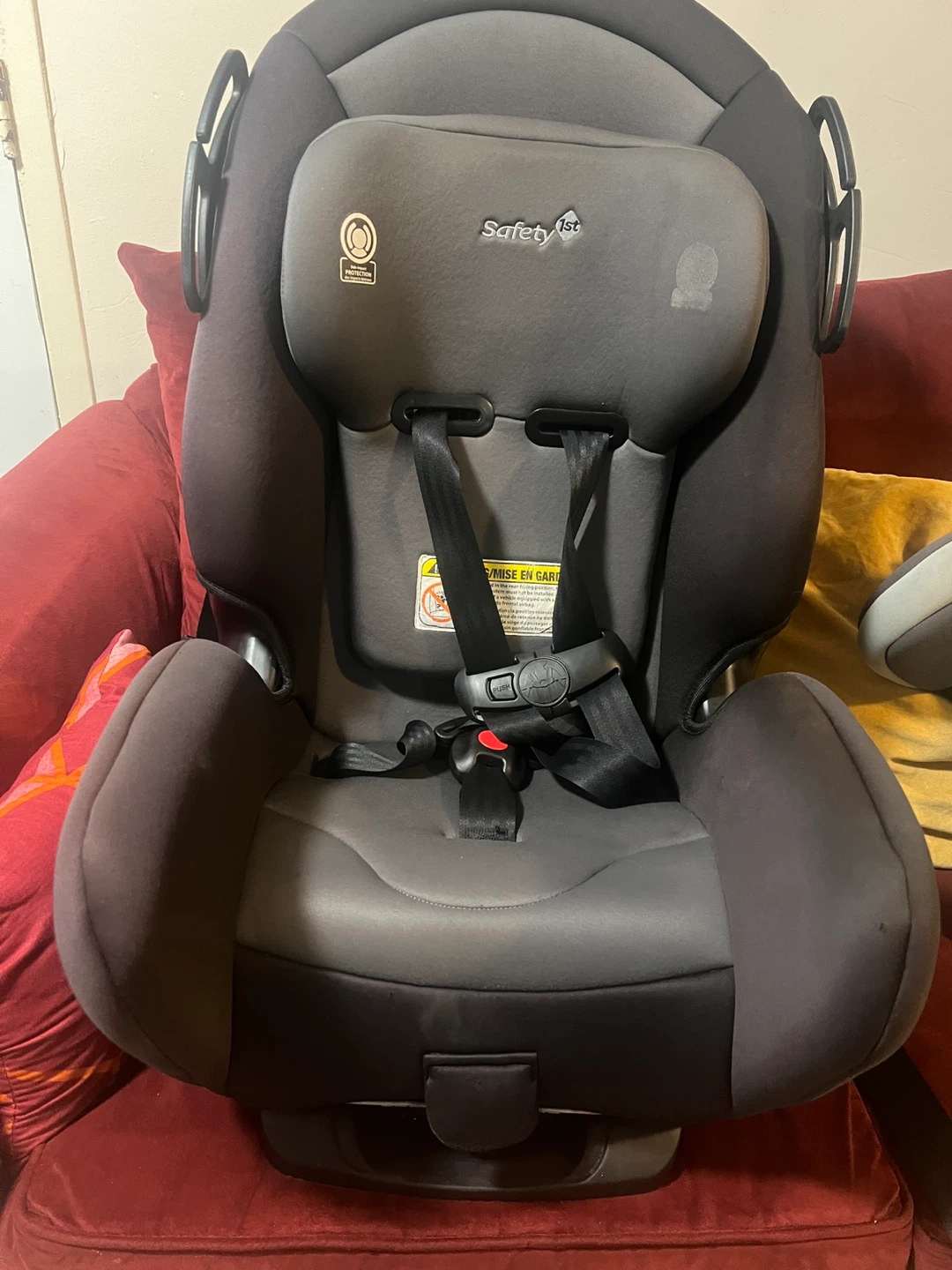 Convertible Car Seat / Booster Seat – Excellent Condition