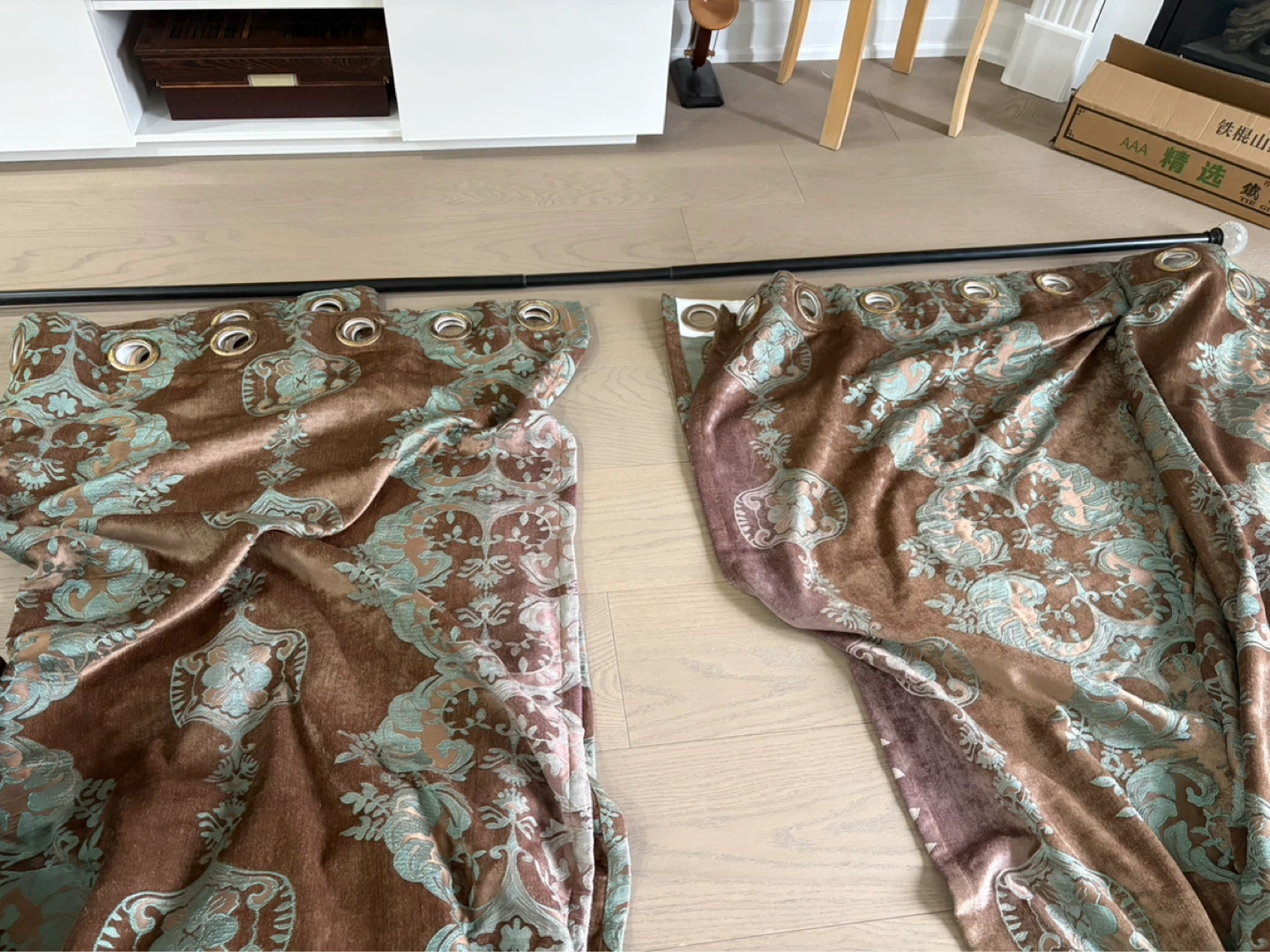 Decorative Curtain Rod with Finials and Curtains