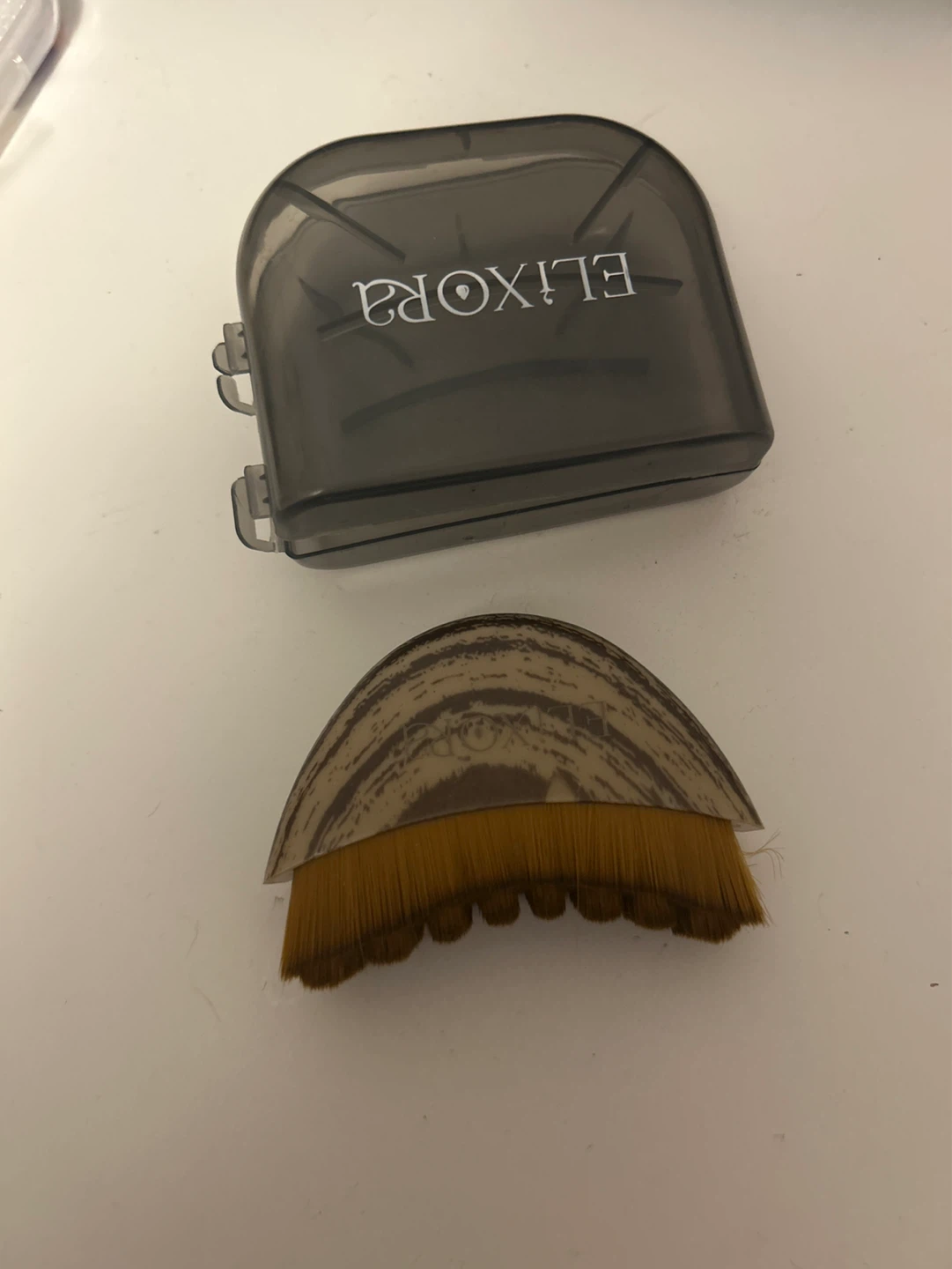 ELIXORA Makeup Brush